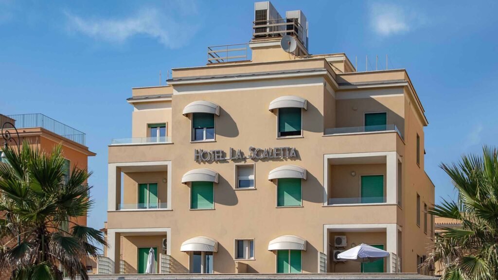 Hotel-La-Scaletta-Ostia-Facciata-Hotel